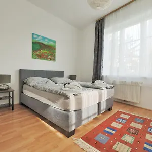 Kwatera prywatna Schoen Wohnen Naehe Schoenbrunn, Wiedeń