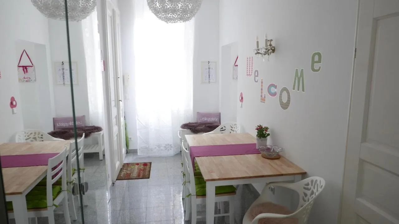 Govienna - City Center Apartments 0*, וינה